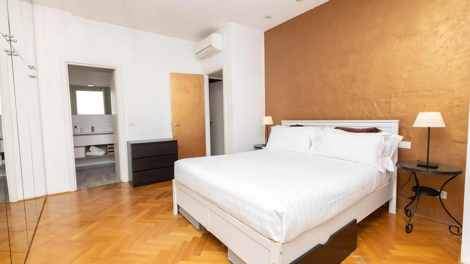 Fontana Di Trevi Modern Apartment Рим Италия