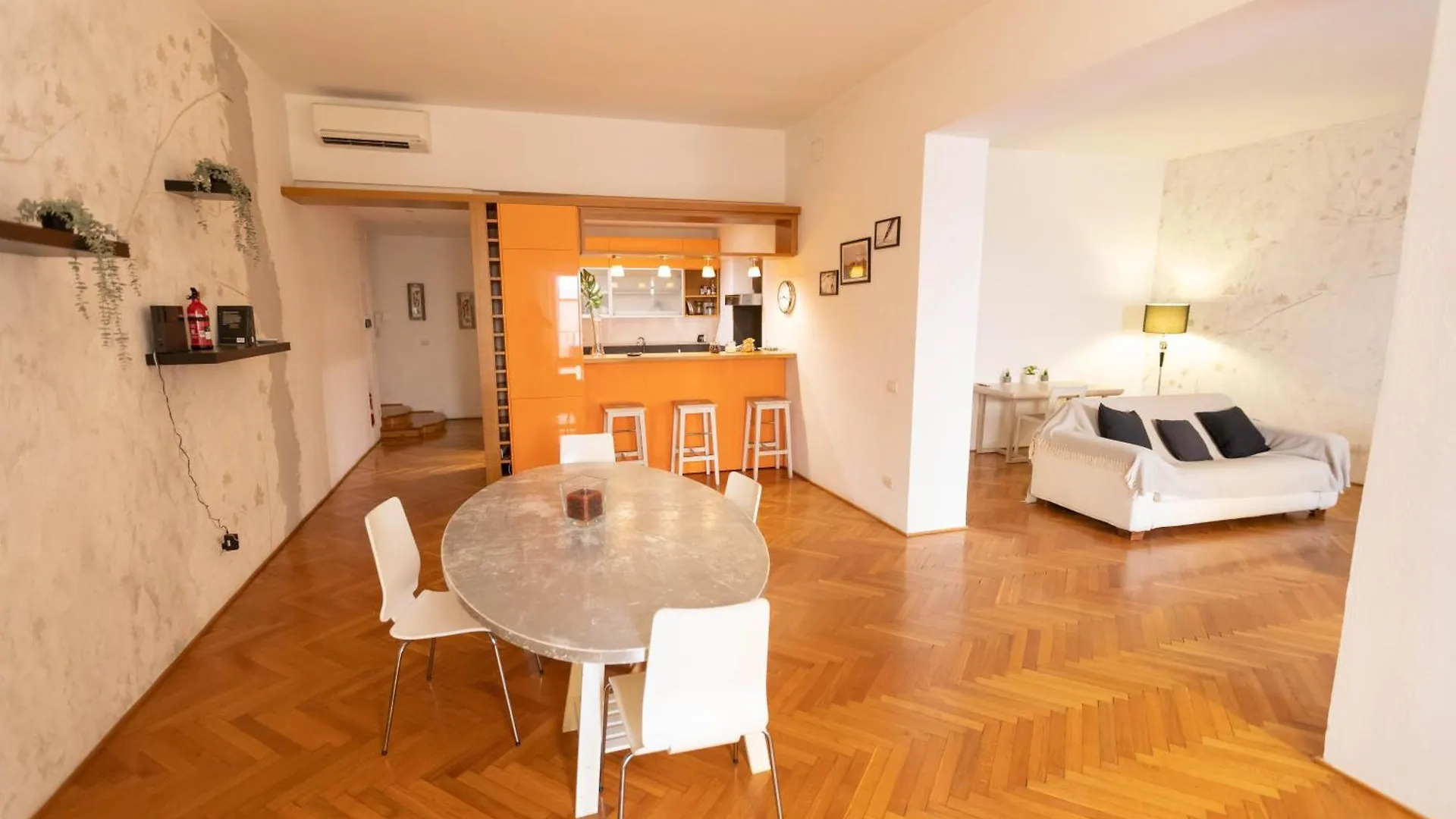 Fontana Di Trevi Modern Apartment Рим
